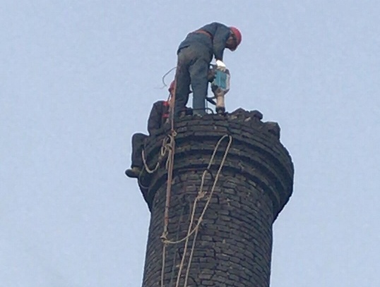 吐鲁番混凝土烟囱人工拆除施工技术