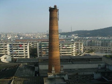 富锦烟囱拆除加高及烟囱粉刷人员的施工方案：