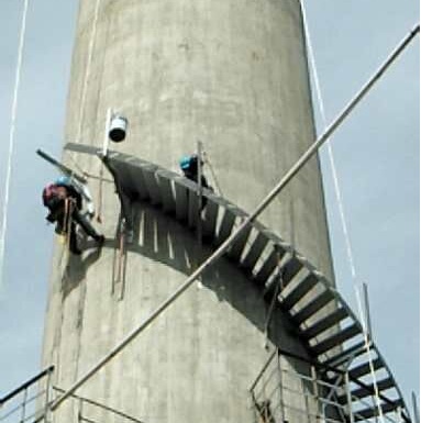 侯马烟囱安装旋转梯的概述及防腐涂层的施工