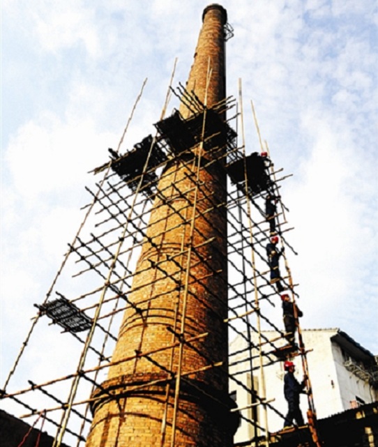 赤水烟囱拆除施工中施工平台的搭建