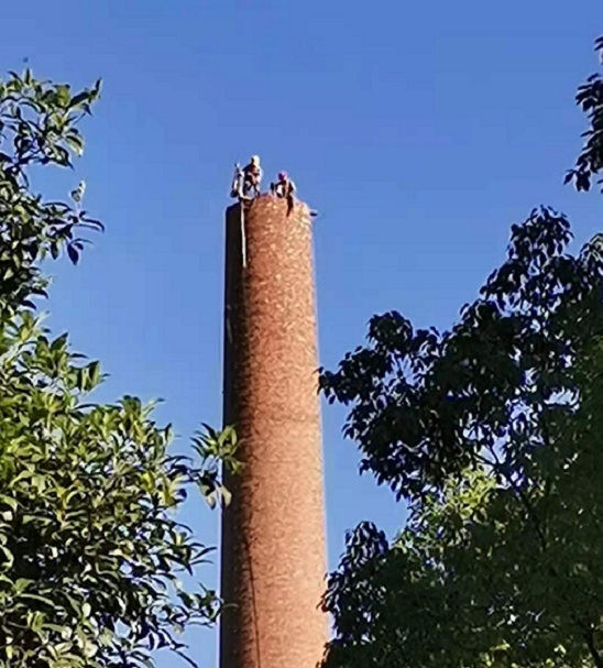 天津废弃烟囱拆除——专业施工 安全可靠