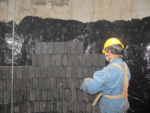 滕州烟囱脱硫防腐施工工艺及材质的选择