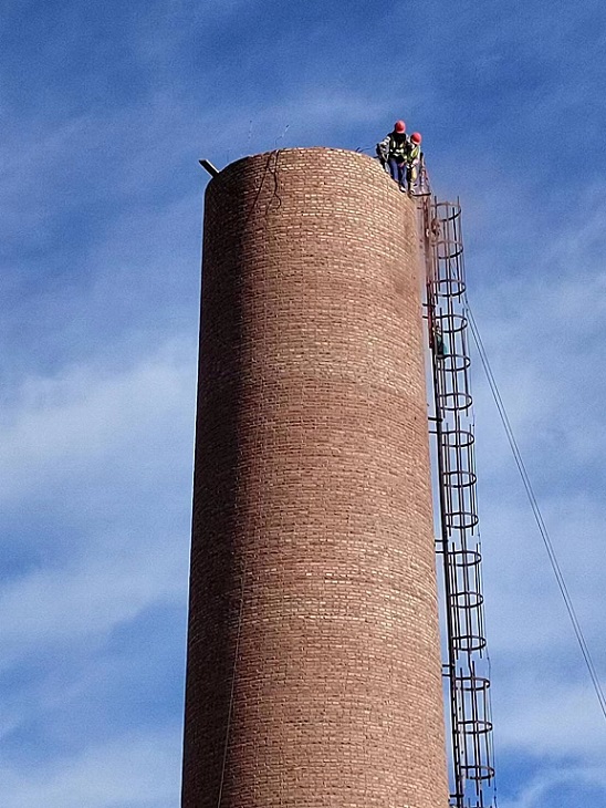 和田烟囱拆除公司专业拆除废弃闲置烟囱水塔